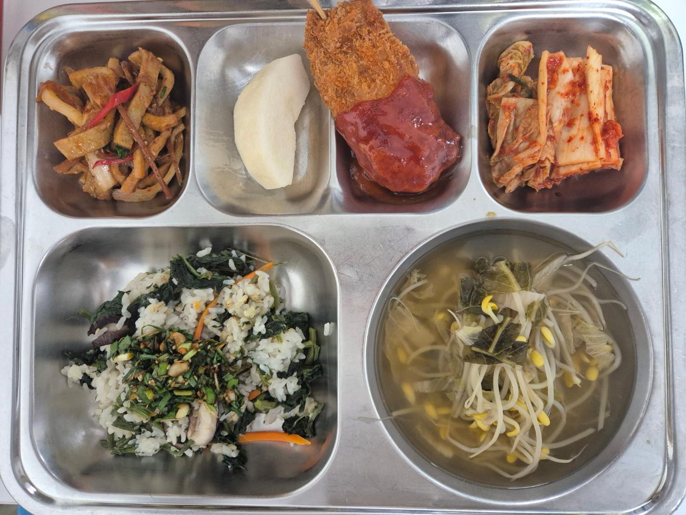 11월14일 식단(곤드레영양밥(달래장),콩나물국,우엉채어묵조림,5마리통새우꼬치,배추김치,친환경배) 사진